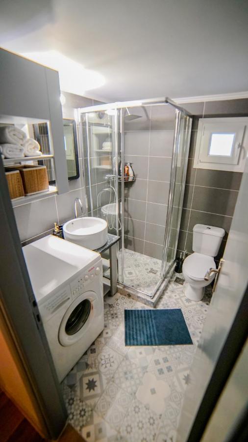 D16 Athens Apartment - 5' Mins To Petralona Metro Esterno foto